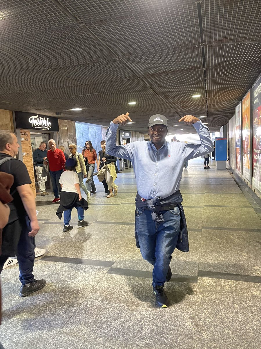 DrMbonimana's tweet photo. Iyi gasopo nayemeye. Nuko mbyumva.

Reka nitegere  #GareYaMoshi itavaho inangonga. My next x will be purely academic.  Iyi mihanda yose ni kimwe nta #Kigali nta #Paris.

Any way #HeheNicyuma
……………………………………………………
More information regarding 

#VisitRwanda  @VisitRwanda_now

Website: https://t.co/K8mzB1eQXK

https://t.co/LcqkaFYDQD

SafariBookings Profile: https://t.co/BcAHEi9zX5

Or email us at
Info@gamatour.agency or gamatravelandtouragency@gmail.com