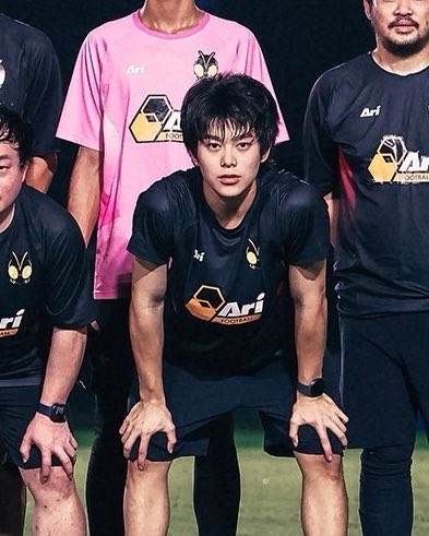 immyin1's tweet photo. เท่สุดๆไปเลยค้าบ พี่อาริชวนน้องกิตไปเตะบอลด้วยบ่อยๆน้าาาา🥺⚽️

#krmjtc https://t.co/O7fYYzJ59v