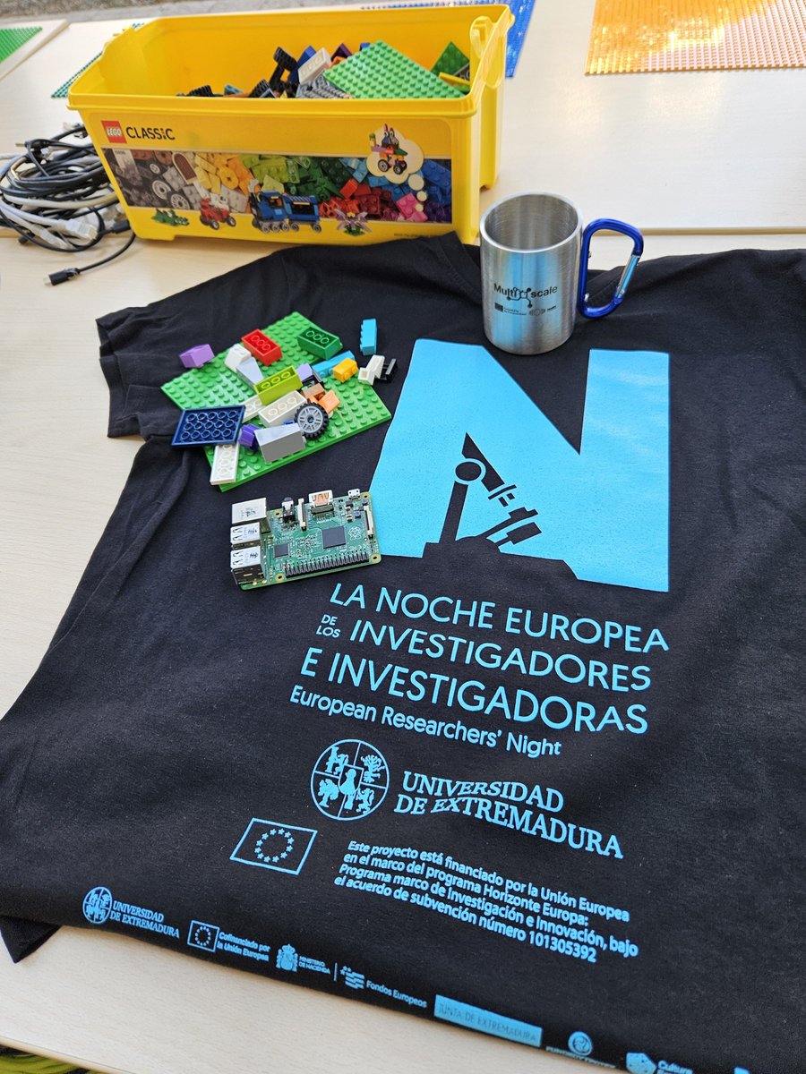MultiXscale's tweet photo. Last  Friday, we were thrilled to collaborate with the activity  “Mini-supercomputers in your hands, made with LEGO bricks”, organized by @COMPUTAEX at  Espacio UEx, @infouex, in Cáceres (Spain), in the framework of the #EuropeanResearchersNight

➡️ https://t.co/h1kjHK1Xhc https://t.co/Yg6Ygvv89a