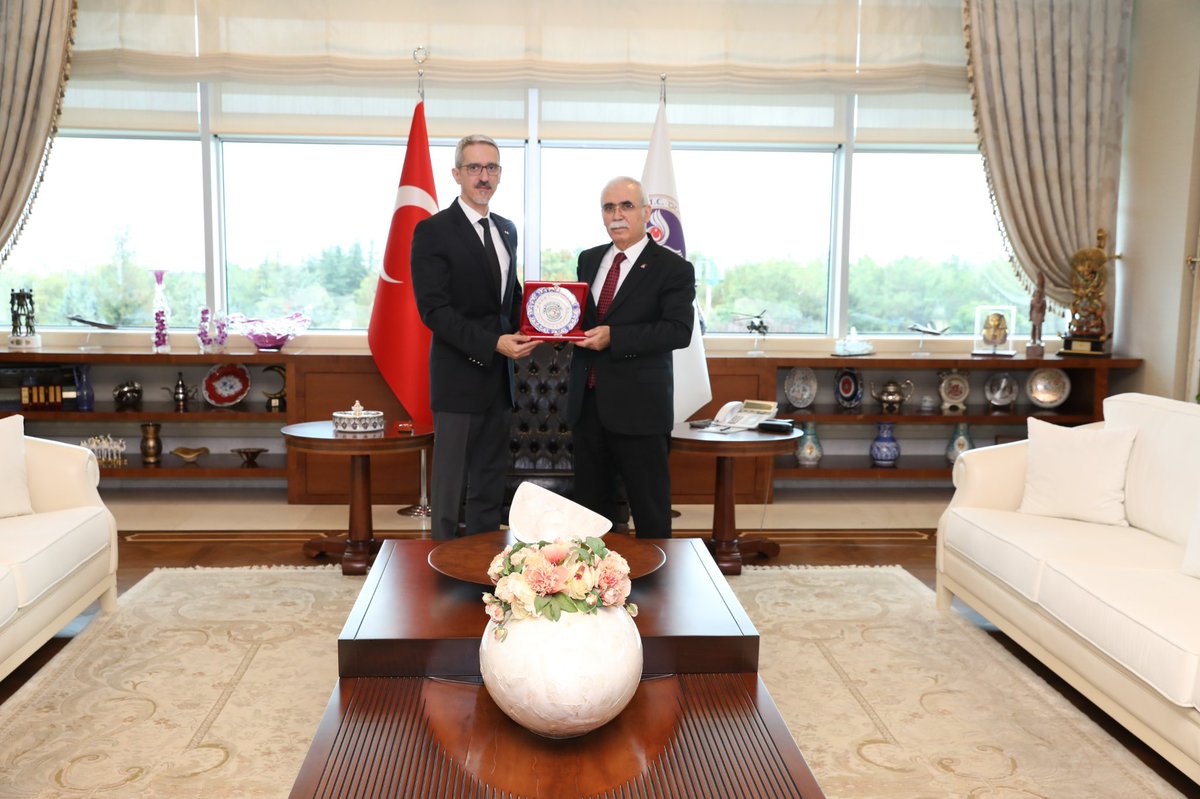 KanverKurumsal's tweet photo. Anayasa Mahkemesi Başkanı Sayın Kadir Özkaya’nın katılımıyla Anayasa Mahkemesi Başkanlığımızda, kan bağışı etkinliği gerçekleştirildi.

Etkinlik kapsamında, düzenli ve gönüllü kan bağışlarıyla madalya almaya hak kazanan bağışçılarımıza madalyaları takdim edildi.

Kan bağışlarıyla hayatlara umut olan tüm gönüllü bağışçılarımıza duyarlılıkları ve kıymetli katkıları için teşekkür ediyoruz.

İyilik, kan bağışıyla çoğalıyor. ❤️