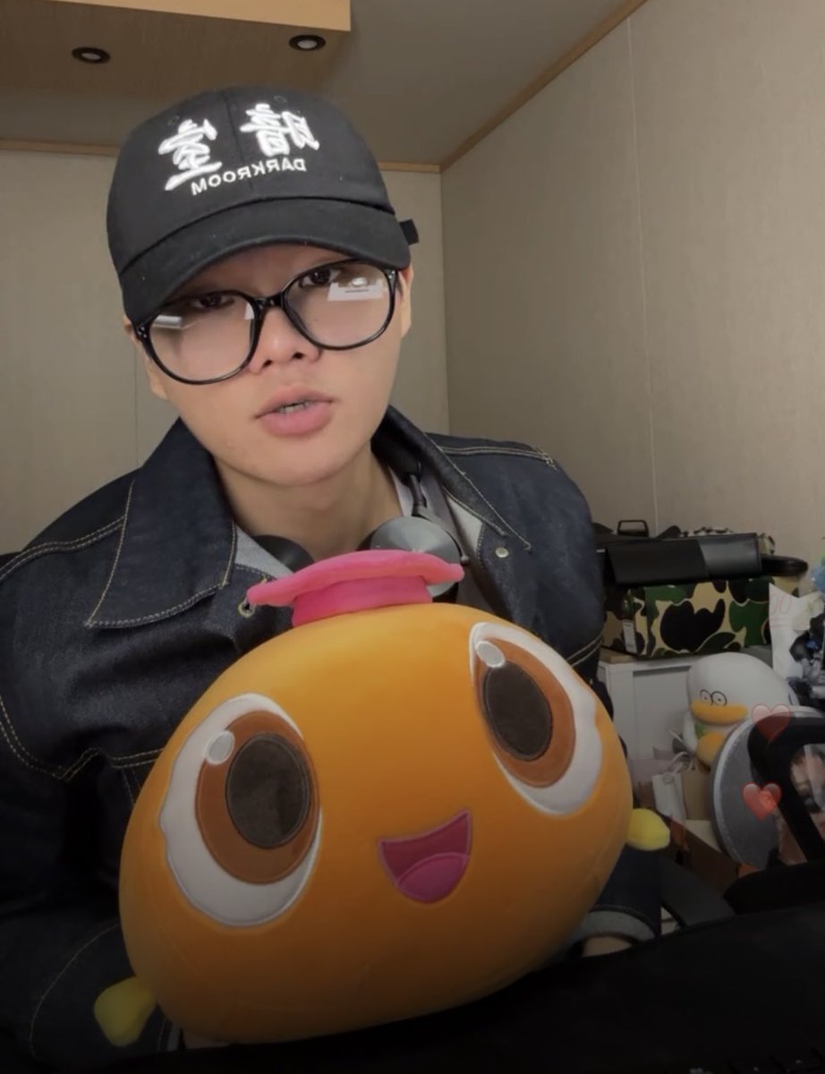 raperbaldakkgae's tweet photo. 마브애착인형말해보카.....뭔가넘고능해 https://t.co/XsCO1mJzBD