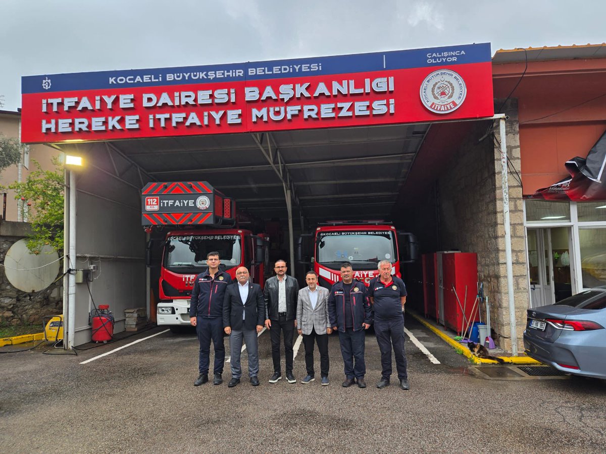 doganbekiroglu's tweet photo. İtfaiyecilik haftası münasebetiyle Belediye Başkan Yardımcımız ve Meclis Üyemiz birlikte İtfaiye Daire Başkanlığı  Hereke Müfrezesini  ziyaret ederek İtfaiye erlerimizle hasbihal ederek haftalarını kutlamıştır. @MHP_Bilgi https://t.co/7HO6PRZaSa