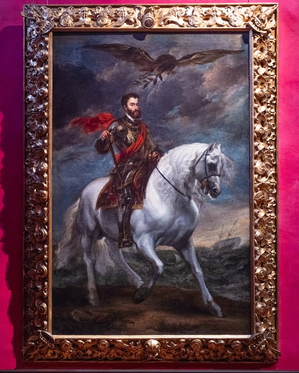 UffiziGalleries's tweet photo. Sullo sfondo il dramma: fra le onde di un mare in tempesta una barca sembra sul punto di essere inghiottita. A dominare la scena è però l’imperatore Carlo V, solenne e imperturbabile, nell’atto di soggiogare le forze ostili della natura.

🎨 A.Van Dyck, 1621-1627 #Uffizi https://t.co/D4QnKuddi3