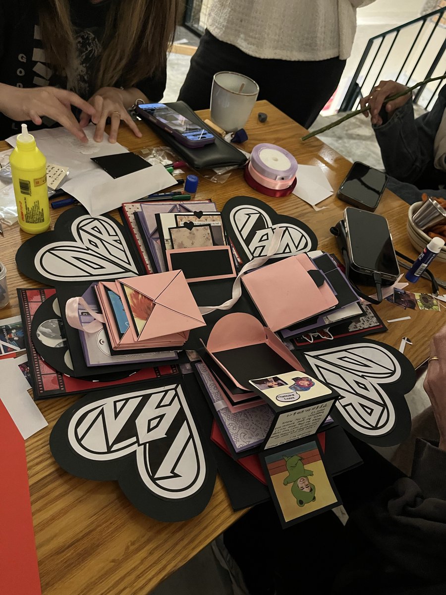 m11ssunderst00d's tweet photo. preview of the birthday box for ian 🥹♥️ there are prolly around 36+ interactive slots. our creative director of the group worked really hard on this 😭 and each of us contributed by writing ian a bday wish ♥️ forever blessed to be a malaysian dreamer 💫 https://t.co/6DlvxATY3U