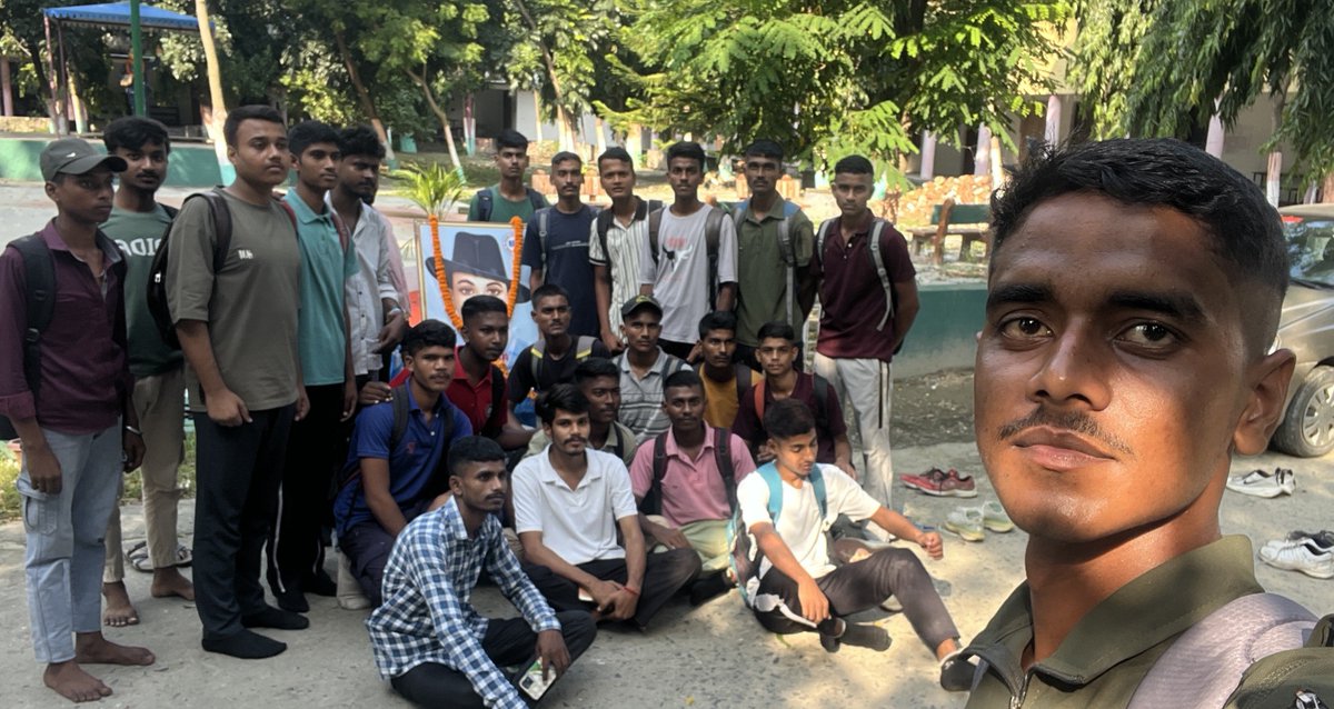 rajanvermansui's tweet photo. @ReechaS78329264 @iMurariKumar @kharge @akhileshPdsingh @KunalBiharijnu @MrMasoomabhi @jayjawan_ @bhu_maurya इंकलाब जिंदाबाद ✊ https://t.co/qgFoWfo9dr