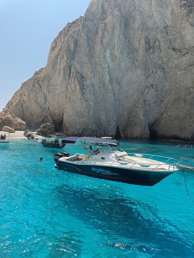 TravelBucketX's tweet photo. Zayknthos Island, Greece 🇬🇷 https://t.co/98LTL3pUqv