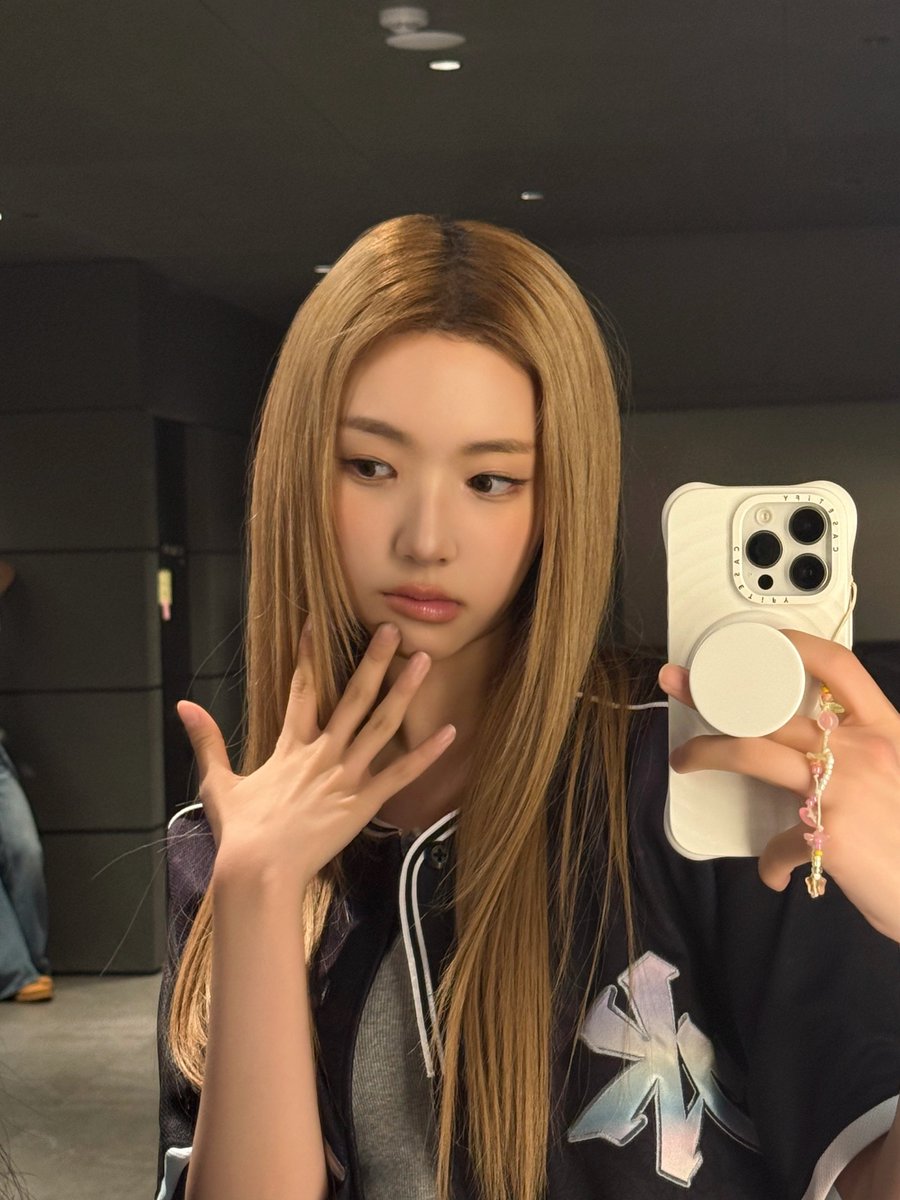 ElenaKwonFrance's tweet photo. 💬┊WEVERSE  › 28.09.26

Le premier lancer protocolaire de Tuide ⚾️🖤❤️

→ #ELENA #엘레나 #TUIDE #튜이드 https://t.co/4BUUcVhB4V