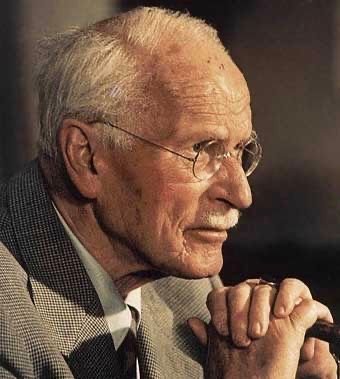 zamansiz1soz's tweet photo. Hayatta en acıklı şey, bir insanın problemin
kendinden kaynaklandığını görememesidir.

- Carl Gustav Jung https://t.co/zOifWXOGVi