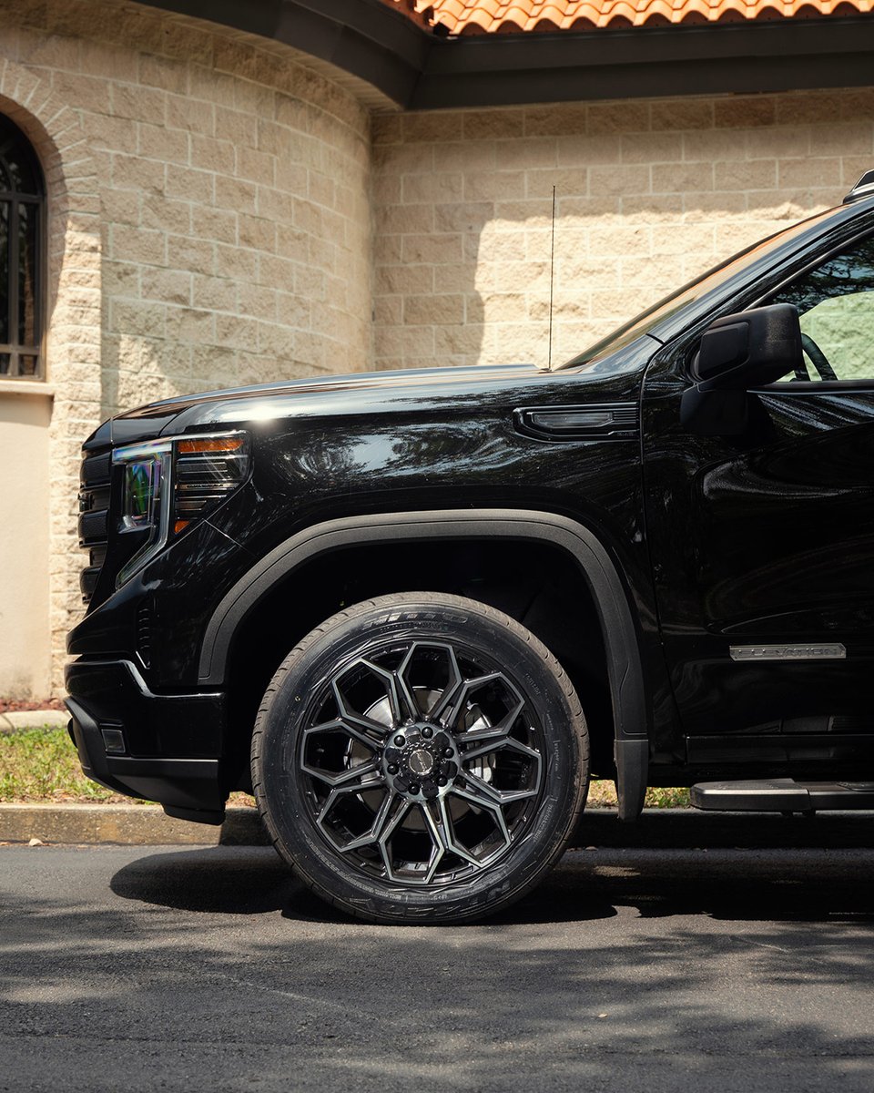 4PlayWheels's tweet photo. Back in stock! Brushed Black 22x10 4P83!

Featured here on this GMC Sierra Elevation wrapped in 285x45x22 @nittotire

#4PLAYWheels #GMCSierra #ChevySilverado #AT4 #ChevyTrucks https://t.co/gc1obJIDfj