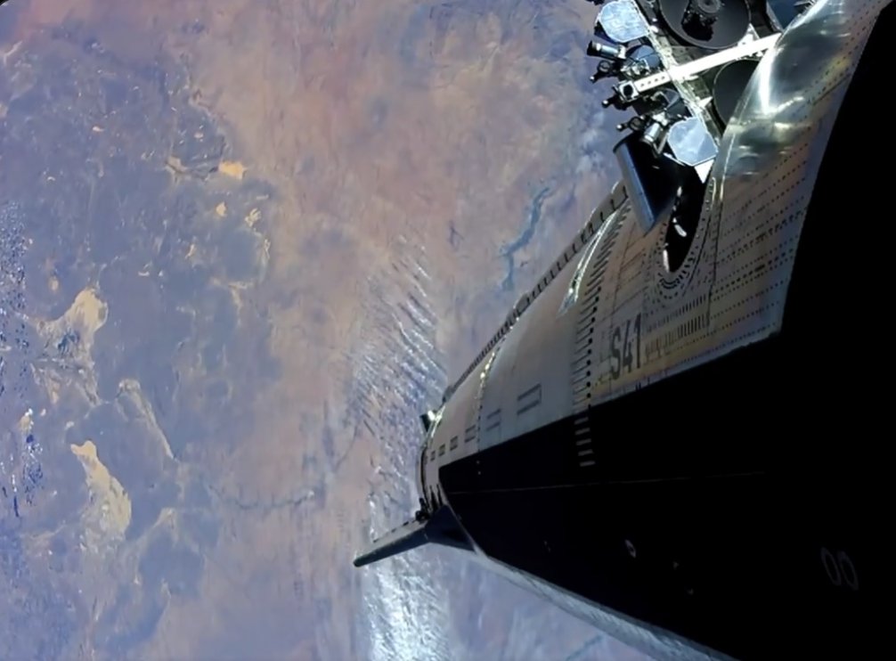 paintergrowth's tweet photo. Congrats to the @SpaceX team for a perfect Starship launch!

Elon continues to raise the bar in terms of what's possible as an entrepreneur.

I love entrepreneurship, but sometimes it can be hard to set your goals big enough.

Shoot for the stars! https://t.co/Q25nA23vTV