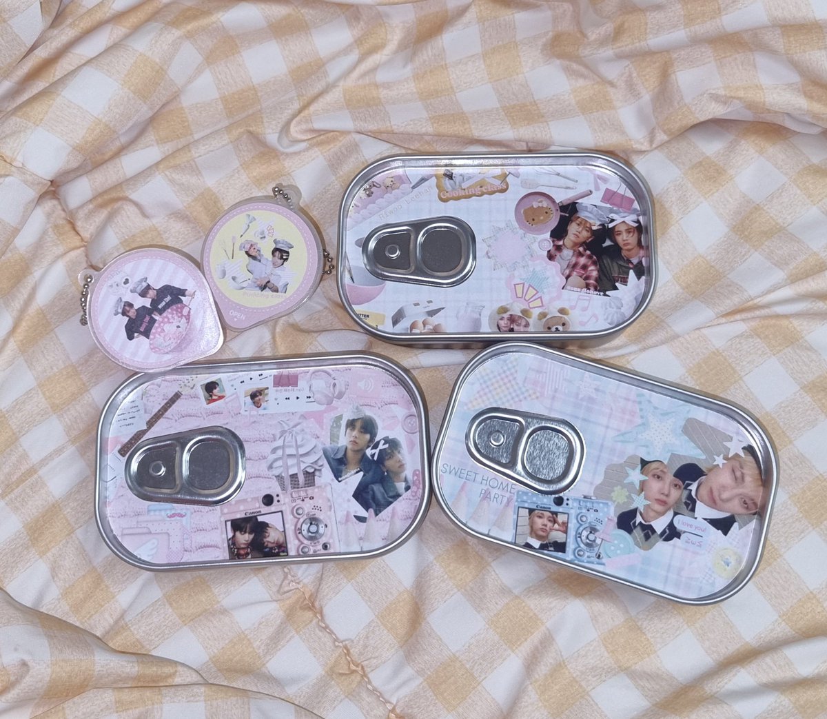 sunglohove's tweet photo. #틴케이스 / #푸딩키링 판매합니다!!🍮💗

#rt 해주신 분 총 3분께 원하시는 물건 보내드려요

기간: 260929 ~ 261014

많은 관심 부탁드려용💕💕
((필독사항 무조건 확인))

선착 총4분께 틴케이스 무료로 보내드려요
ㄴ마지막 페이지 확인

구매폼 ⬇️
https://t.co/XLokbeqeOJ https://t.co/oFcxjFiPxG