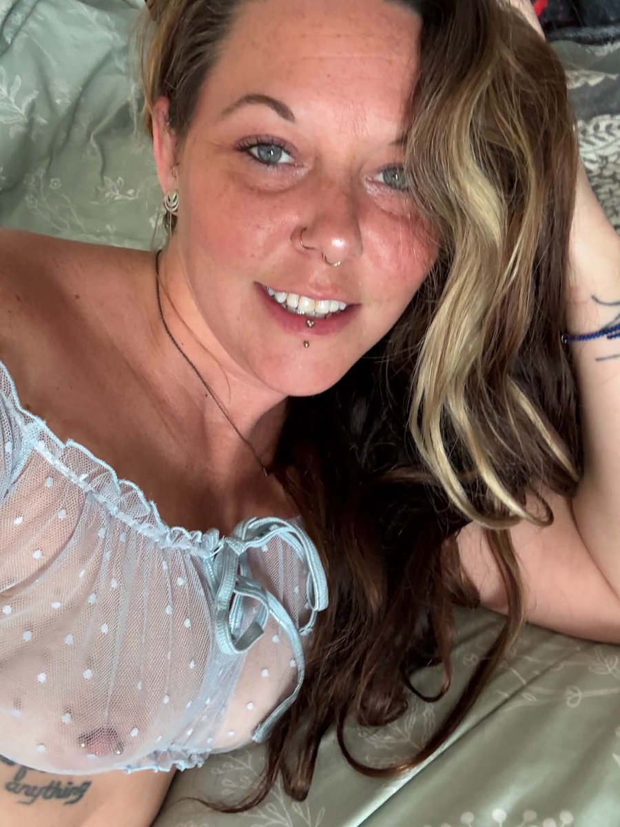 Primrose1441's tweet photo. New 18 minute solo video posted on that site...come hang out and watch me have some fun home alone https://t.co/UM5yRlJpnQ
