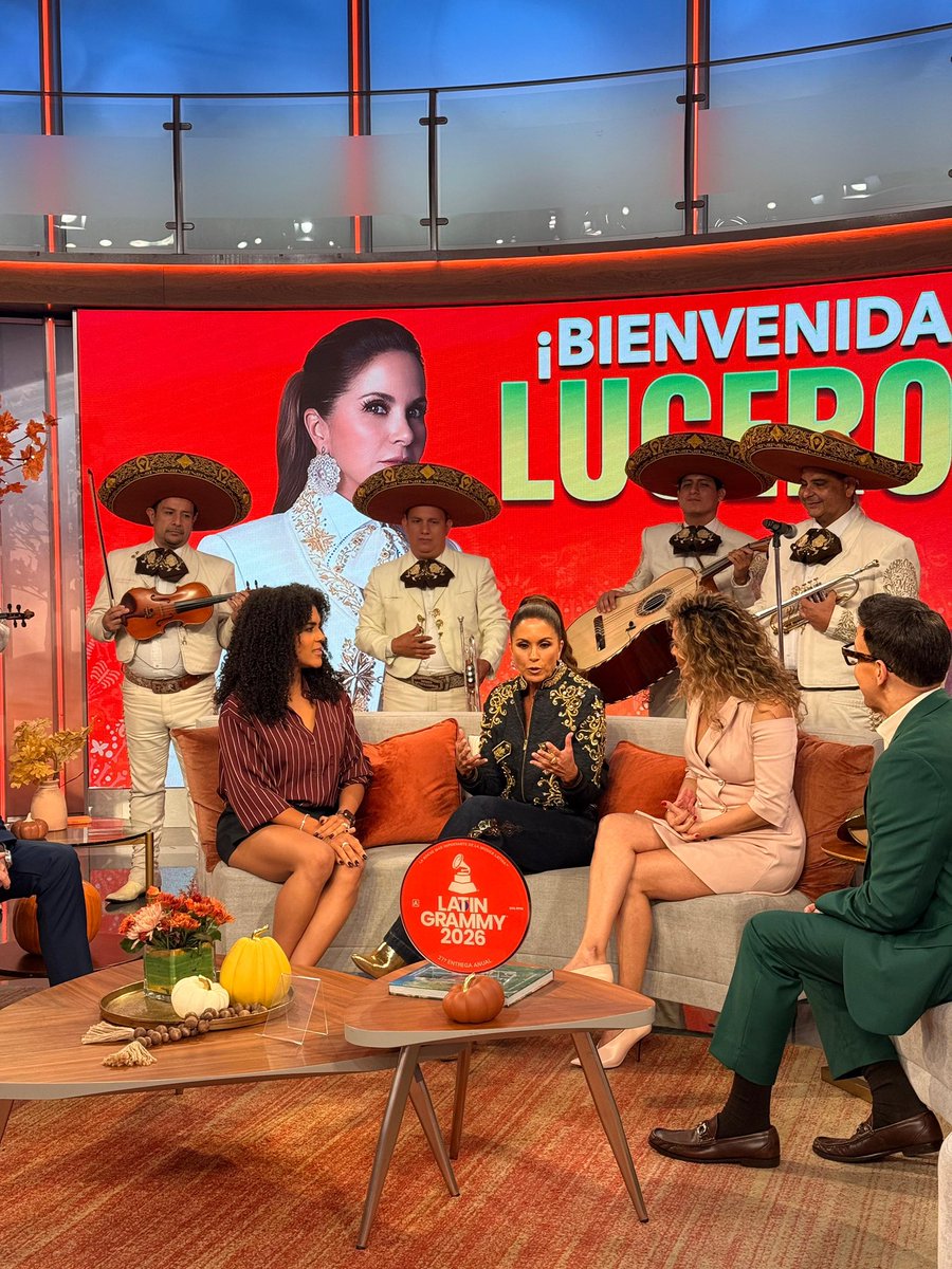 LuceroMexico's tweet photo. Siempre me siento como en casa. @despiertamerica https://t.co/yMYs7HGAKM