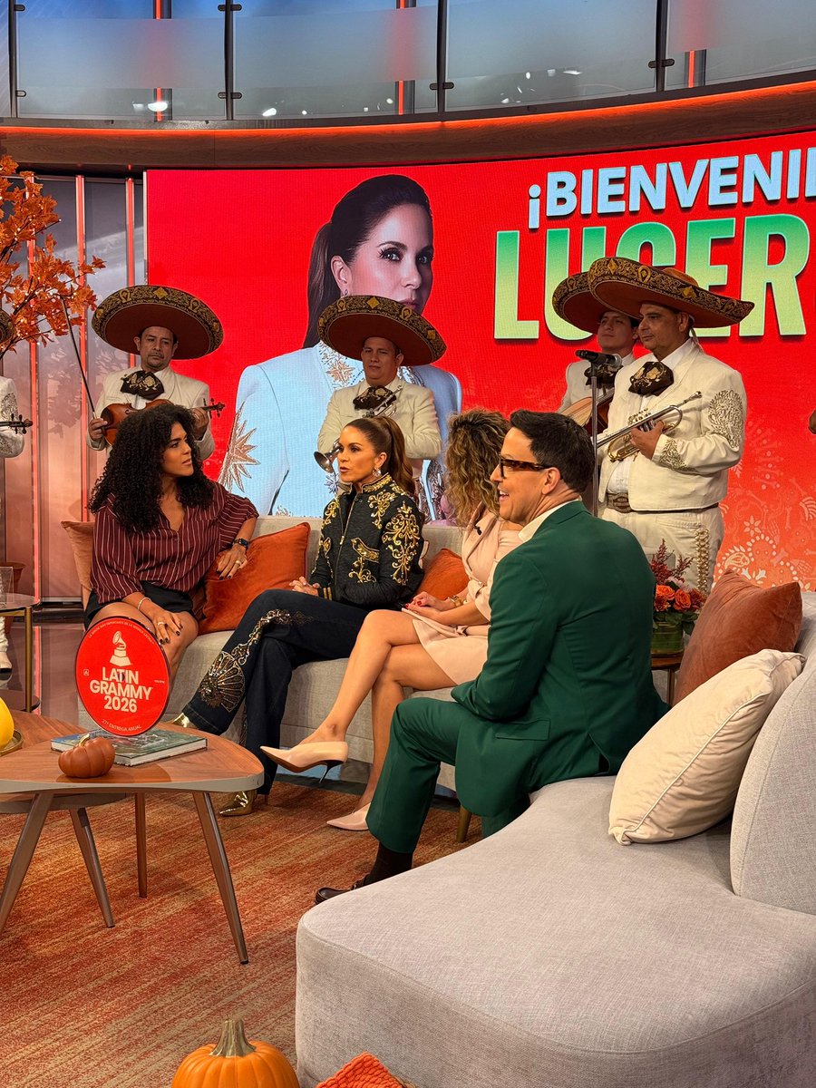 LuceroMexico's tweet photo. Siempre me siento como en casa. @despiertamerica https://t.co/yMYs7HGAKM