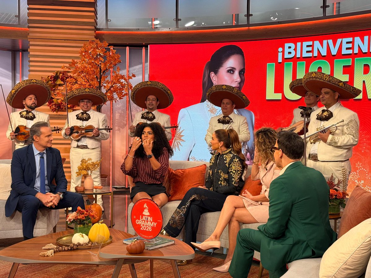 LuceroMexico's tweet photo. Siempre me siento como en casa. @despiertamerica https://t.co/yMYs7HGAKM