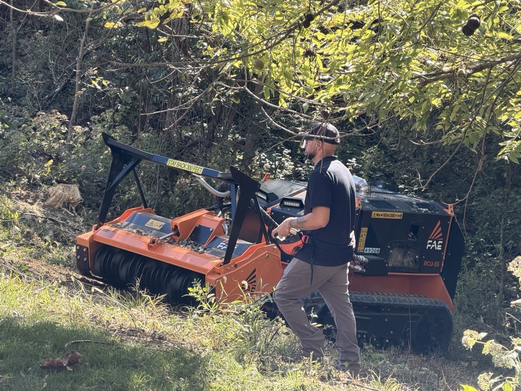 brushworksco's tweet photo. Remote mulching on the slope.

Forestry mulching in Ohio.

Message Brushworks for a quote. https://t.co/J11QhGltQw