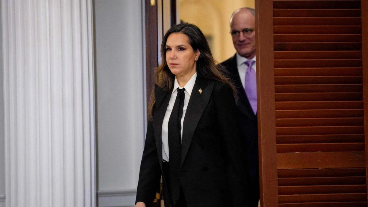 nancy_lakiss's tweet photo. أفادت "هيئة البث الإسرائيلية"، مساء اليوم الأحد، بأن السفيرة اللبنانية في واشنطن ندى معوض اتصلت بالسفير الإسرائيلي يحيئيل لايتر للتضامن معه وإدانة عملية الدهس التي تعرّض لها ابنه في الضفة الغربية.

لاحقاً، أشارت معلومات "النهار" إلى أن التقارير المتداولة عن الاتصال غير صحيحة.ماذا حصل؟

ب حسب صحيفة النهار الخبر عار من الصحة 
وشكرا 
#نانسي_اللقيس