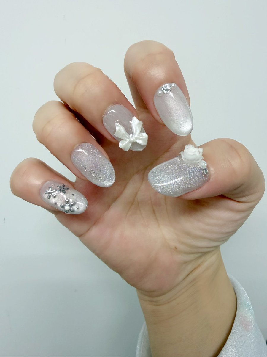 miiikawa_haruna's tweet photo. ライブのかわいい爪
並木さくらちゃんが作ってくれました！！！💅✨
ほんとにありがと！！！ https://t.co/AsNE3DaOB2