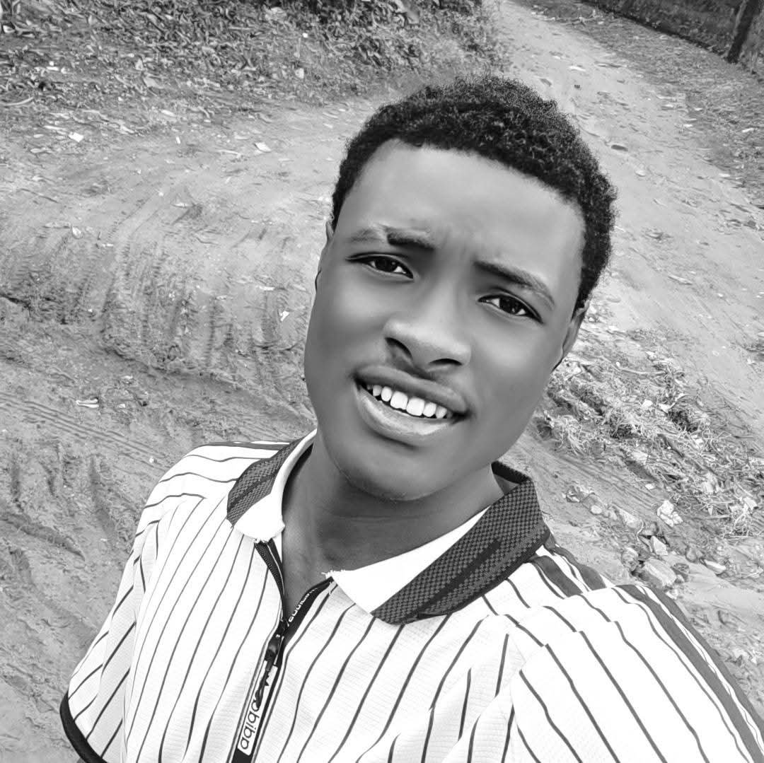 EngrTi41623's tweet photo. POV: You don finally realize say you no ugly… na life just never balance the lighting. 😭😂🖤🤍

Still handsome, still confused, still minding my business. 😮‍💨😂

#POV #Vibes #BlackAndWhite #Funny  #FYP #Nigeriafirst https://t.co/vtyF4MHOoc