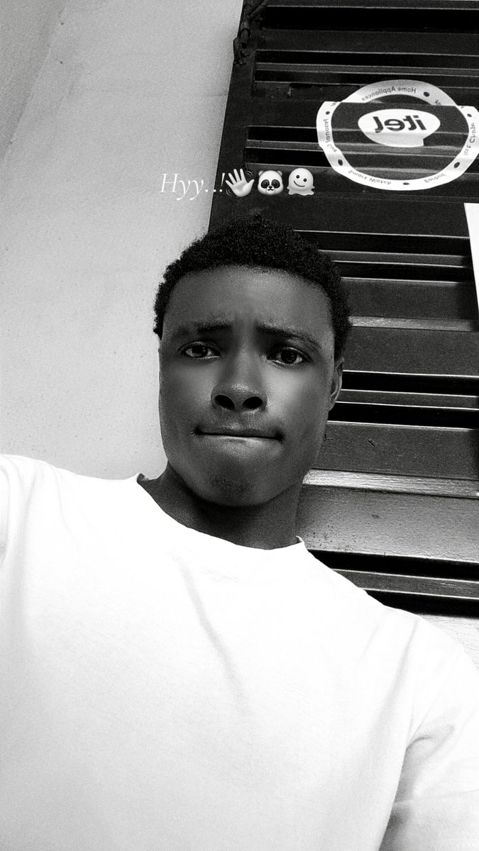 EngrTi41623's tweet photo. POV: You don finally realize say you no ugly… na life just never balance the lighting. 😭😂🖤🤍

Still handsome, still confused, still minding my business. 😮‍💨😂

#POV #Vibes #BlackAndWhite #Funny  #FYP #Nigeriafirst https://t.co/vtyF4MHOoc