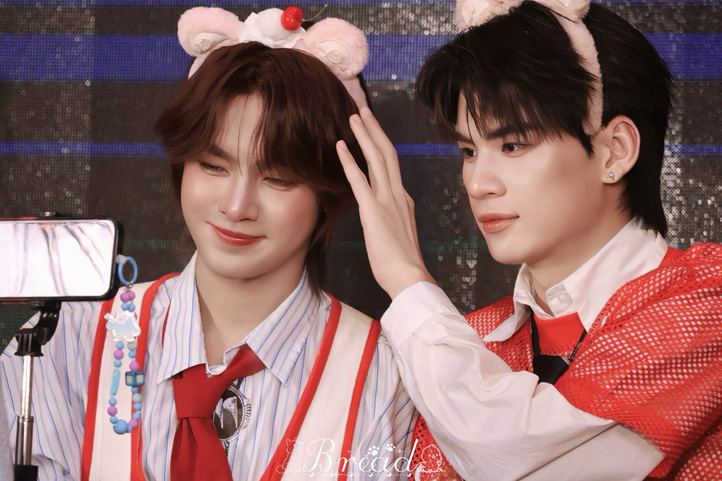Breadddd666's tweet photo. 两个宝宝🤲🤲

NORTHOTTO BRAND SHARING 
#NorthOttoFansignInChongqing 
#NorthOtto https://t.co/MNf8VR8JOq