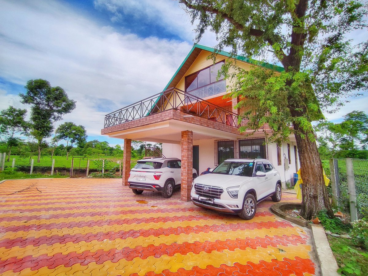 Hilstarholidays's tweet photo. 🌿Majhgram Chabari,Kranti,Jalpaiguri A luxurious wooden bungalow in the midst of a tea garden. Surrounded by Greenery it is a place of peace and calmliness. Call 9903277934/7278582057
https://t.co/7XbuBDjFAN https://t.co/y65OnPVzjO