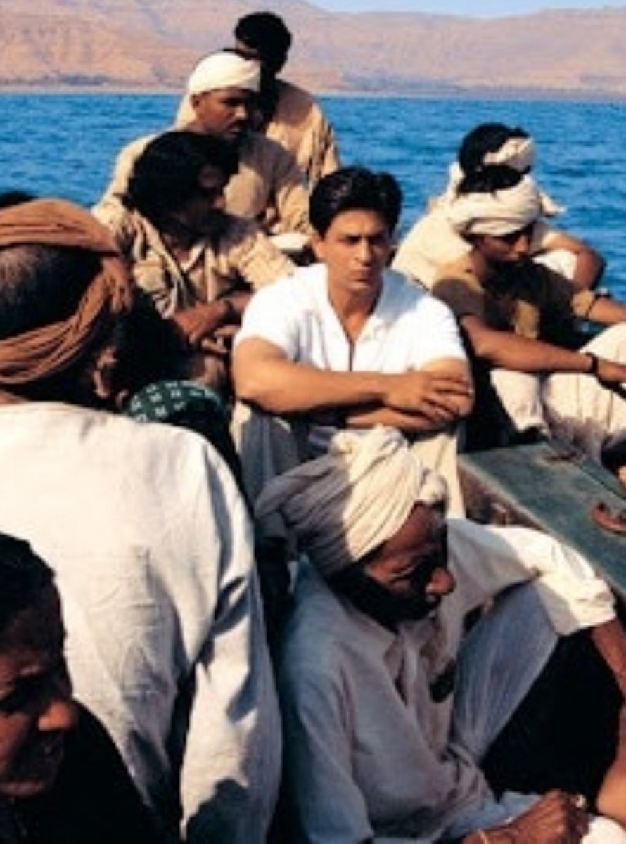 Itsmepari_'s tweet photo. Ye jo desh hai tera. https://t.co/y3KXwbOEAW