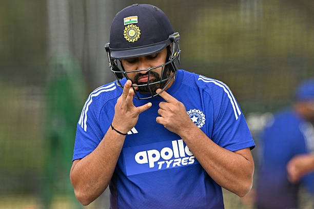 45Fan_Prathmesh's tweet photo. They are doubting him once again. Now We gotta answer with a daddy hundred 👊🏻

@ImRo45 Guwahati is the game. https://t.co/9R3jwZQhAO