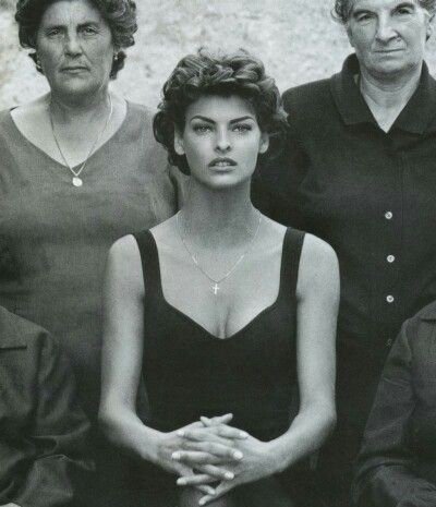 PathtoSelf369's tweet photo. In every sense, family is a link to our past and a bridge to our future.
In the photo Linda Evangelista with her family. https://t.co/asgG6Hafsy