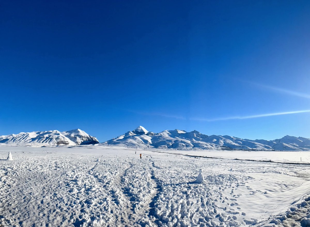 shubhamtorres09's tweet photo. Exclusive visuals of Mount Kailash after heavy spell of snowfall in the region 🏔️🏔️

Pics from Wenshan mam https://t.co/0ha8Vth9Hu
