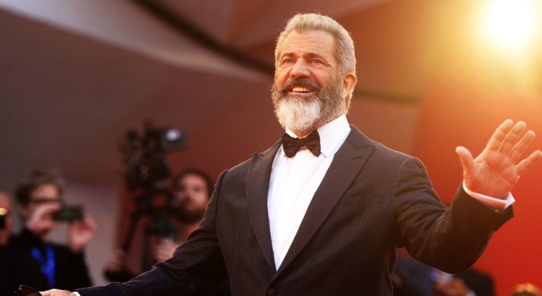 MelGibson765's tweet photo. 🚨BREAKING: Do you support Mel Gibson’s plan to EXPOSE all of the human traffickers and pedophiles operating at the heart of the Hollywood system?

A. YES
B. NO https://t.co/y908Psl4hV