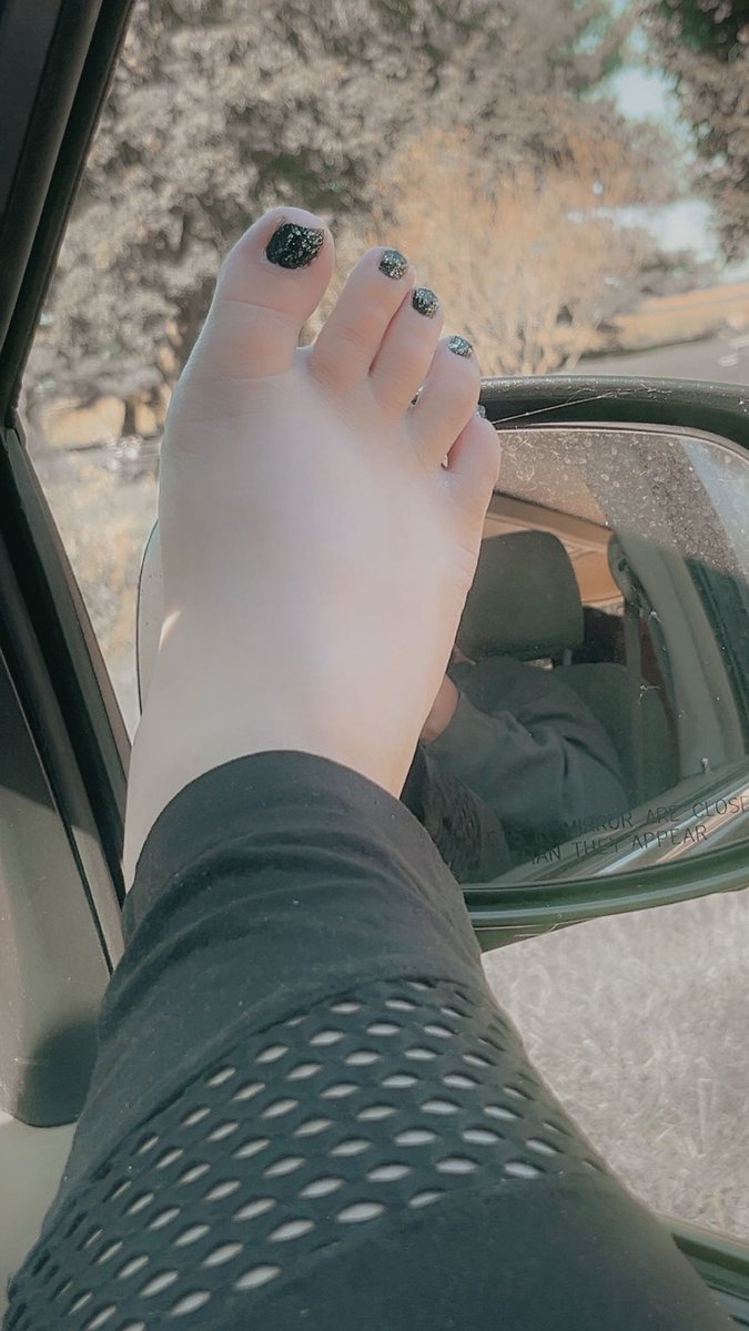 biller_kayla's tweet photo. Selling feet pics anyone interested 
Also sell on only feet    

 OnlyFeet  👣✨ https://t.co/IscDdiuM8D https://t.co/EirQz4vwZv