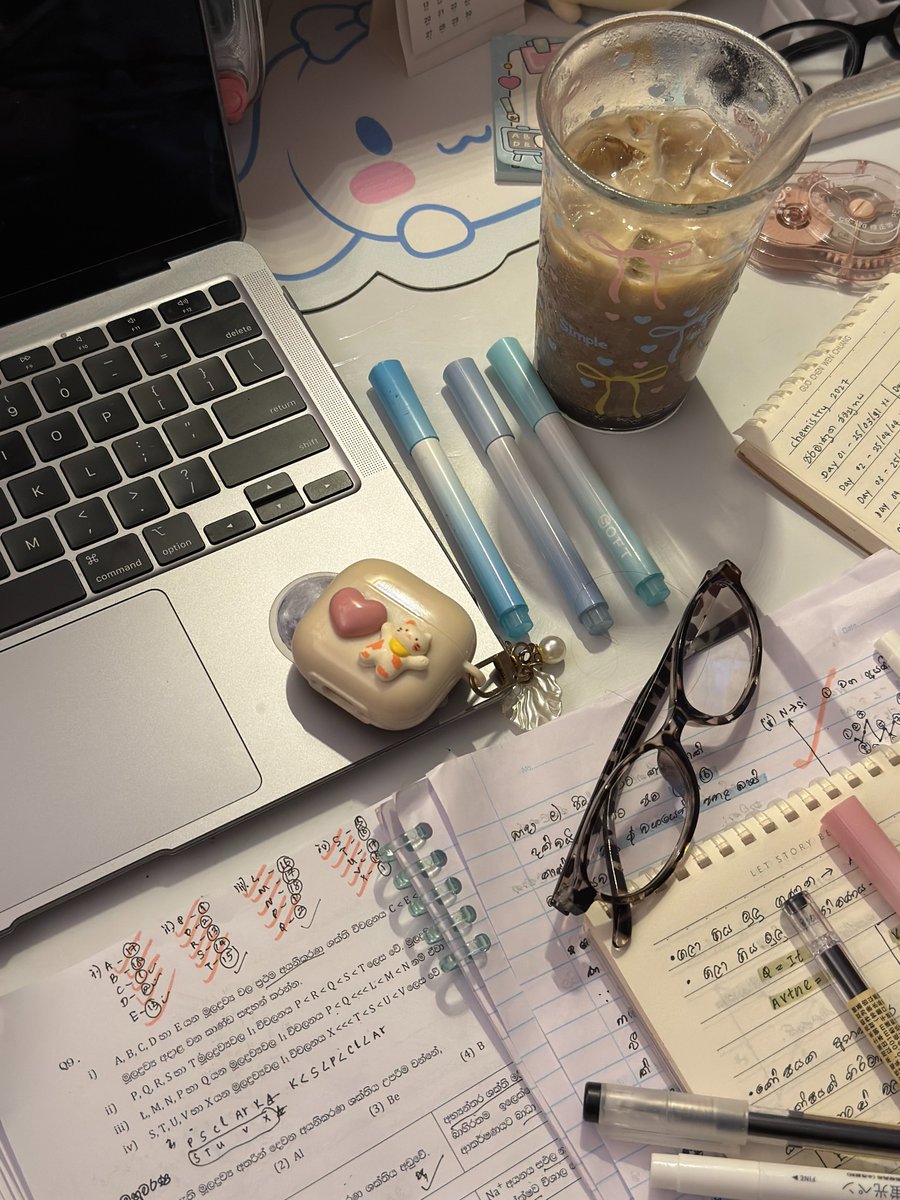 islaboards's tweet photo. days like this ✍️💻🧋 https://t.co/MLCDDxYH2e