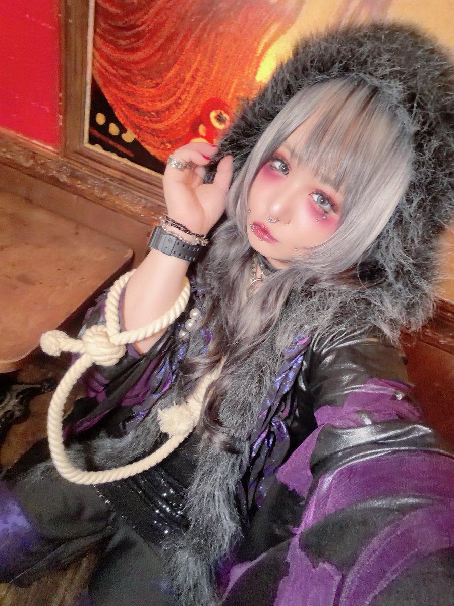 misui_lana's tweet photo. ミスイ7周年記念
投票制ワンマン「全弱総選挙」
渋谷Star loungeありがとうございました！

7年間この5人で歩いて来れたこと本当に嬉しく思います。

そしてミスイを立ち上げたこと。
私の人生の誇りであり自慢です💪🔥

1番人気と噂のバカ衣装を添えて🤵✨

弱虫へ届けデッカイらぶ🫶💓 https://t.co/DAjk6Jo18I