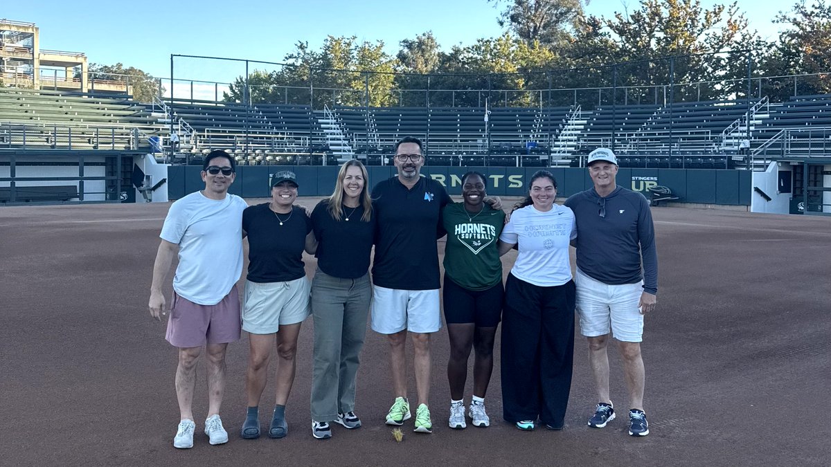 MotorPreference's tweet photo. Back at Sacramento State working with Baseball + Softball 🐝

Player assessments and classroom sessions building on what we started last year.

A lot of what we do comes back to balance and coordination. The better an athlete can find both, the more opportunity they have to move efficiently.

Appreciate both staffs for having us back!

@SacStBaseball @SacStSoftball
#MPEFam