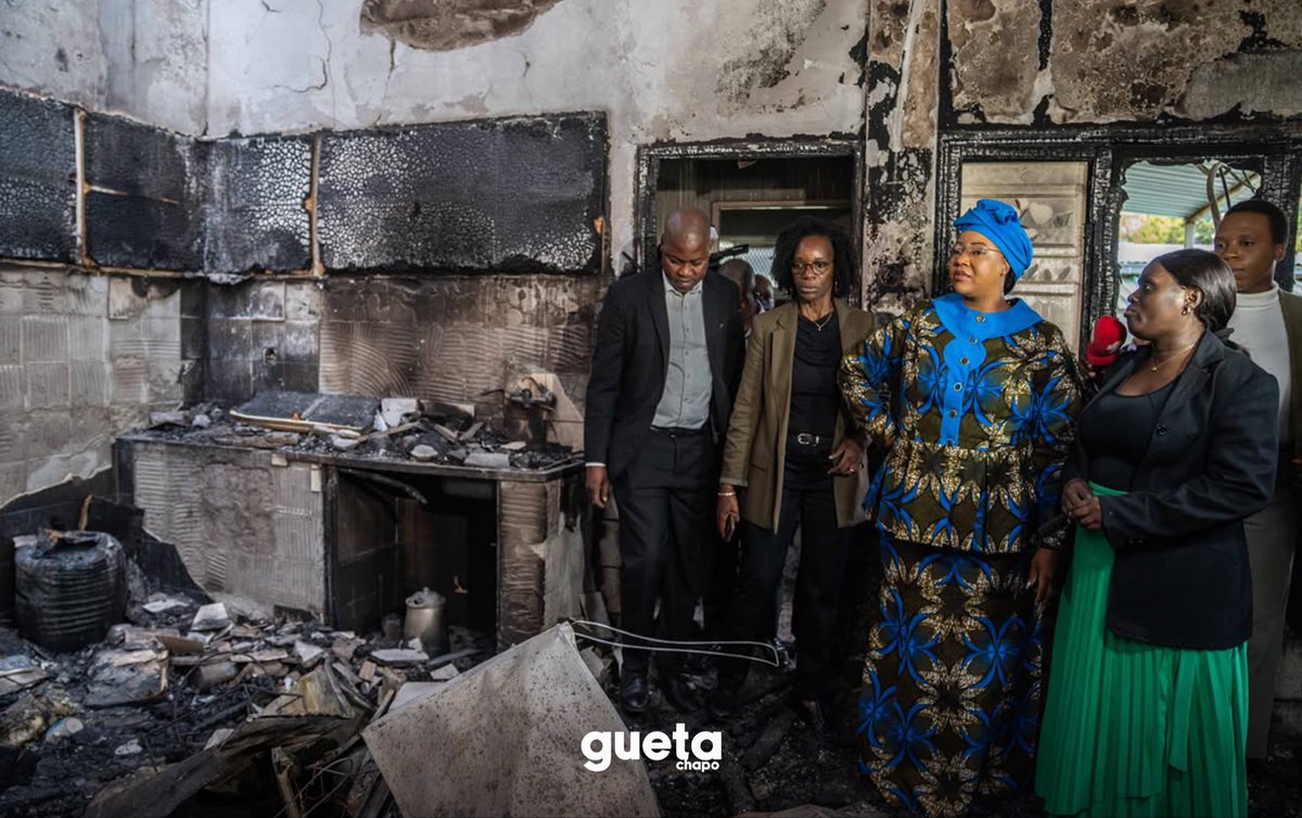 Guetachapo's tweet photo. Incêndio que deflagrou no Infantário 1.º de Maio, em Maputo, e que destruiu grande parte das suas instalações.

Perante esta situação de emergência, estivemos no terreno para apoiar as crianças afectadas e responder às necessidades mais urgentes da instituição. https://t.co/rLkr86imom