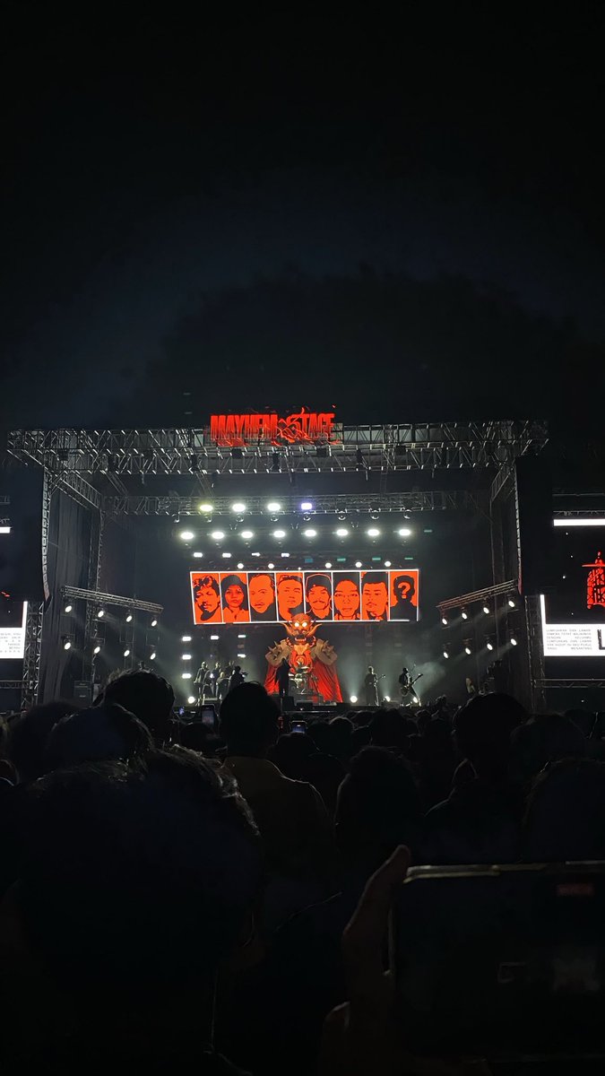 Hallokis's tweet photo. rebelfest🏄‍♀️ https://t.co/S8Q0Co8gR5