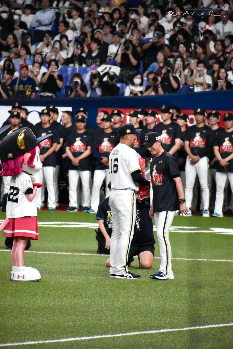 _orix0_h's tweet photo. マモさんの顔(笑)

#平野佳寿
#岸田護
#bs2026
#オリックスバファローズ https://t.co/OTxodsLhNA