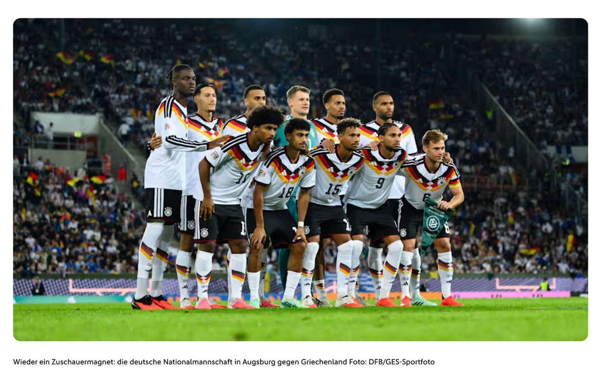 KotreLena's tweet photo. Wenn dich dieses Foto von der deutschen Nationalmannschaft irritiert, bist du ein Fall für den Verfassungsschutz. https://t.co/KvGYC4ooMD