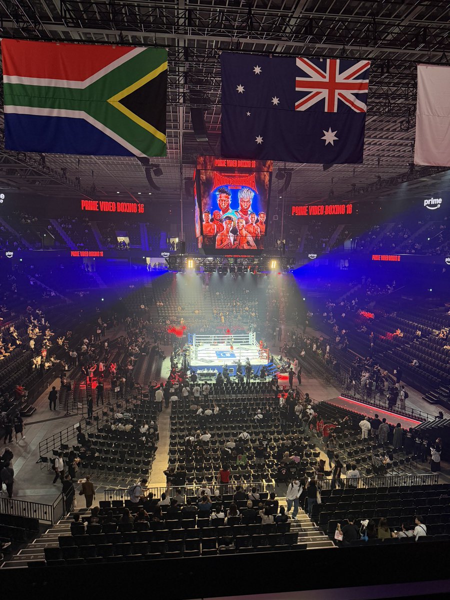 hykwsy's tweet photo. #PrimeVideoBoxing16 現地観戦しました!人生初の生観戦✨どの試合もとても素晴らしかったです!
ただ、試合中の選手に対するモラハラ染みた観客の野次が酷い。あれがボクシングでは普通なんですね…特に坪井智也選手vs リカルド・マラジカ選手の試合は、野次が聞くに堪えず試合に集中できなかった😭 https://t.co/Z9AGtmL8fI