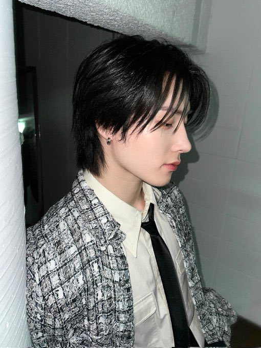 KeitenShines's tweet photo. 𝚁𝙸𝙰𝙰𝙽.

Lahir 16 Januari 2003, Kakak kedua di grup. Posisinya di grup adalah Vokalis. Sebelum debut dengan 𝚑𝚛𝚝𝚣.𝚠𝚊𝚟, Kakak bersuara indah ini sudah terlebih dulu debut sebagai solois dengan single “Treat Me Better.” https://t.co/zfvxOeNxqh