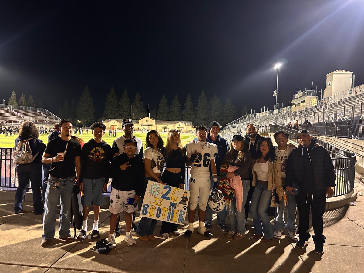 EryckG26's tweet photo. Appreciate the LOVE and support from my family ! #family #26 #E$ https://t.co/60BvUjnVKt