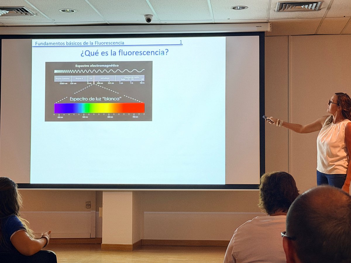 SEMOC_IIBM's tweet photo. 🙏Gracias a todos los usuari@s que habéis contribuido con vuestras muestras en la formación de hoy.Hacéis posible la formación más práctica y enriquecedora!🔬🧠
@RMN_Bio @PrezGuijarroLab @SMART18617738
Y a las compañeras del Servicio de Histología!
#oilored #trichrome #siriusred https://t.co/G4vU2WWOHm