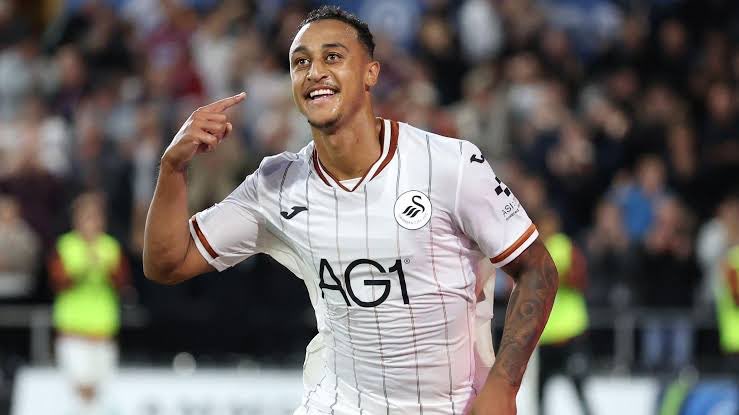 SwansJourno's tweet photo. 🚨 UEFA UPDATE 💥

UEFA have confirmed that the allegation of racist abuse towards Adam Idah by Israeli supporters cannot be investigated due to protocols not being followed.

It’s disgusting from the supporters. There’s no place for this in football.

Stand with Idah. 🦢

#SCFC https://t.co/RnouhOvSaF