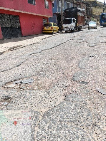 _JONISS's tweet photo. @CarlosFGalan Se agradece Sr alcalde la atención de la malla vial en la parte alta de
@Bogota 🤐🤔🤐 @idubogota @UMVbogota @OrlandoMolanoP
@ciudadbolivar https://t.co/gpjUr6btSn