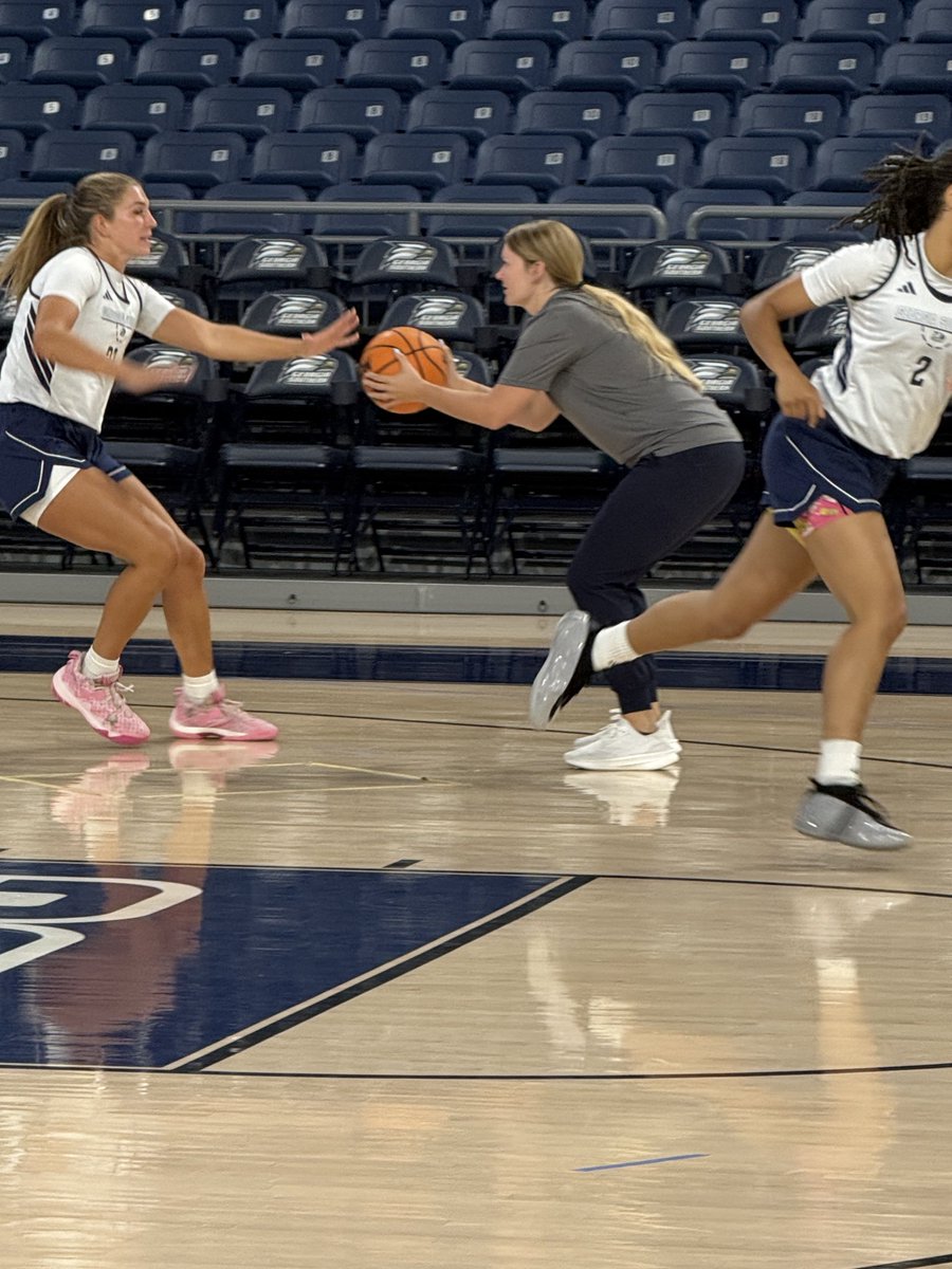 CoachHalWilson's tweet photo. Hardest working staff in WBB! 
#HailSouthern
#GATA https://t.co/rMo5oeVk7s