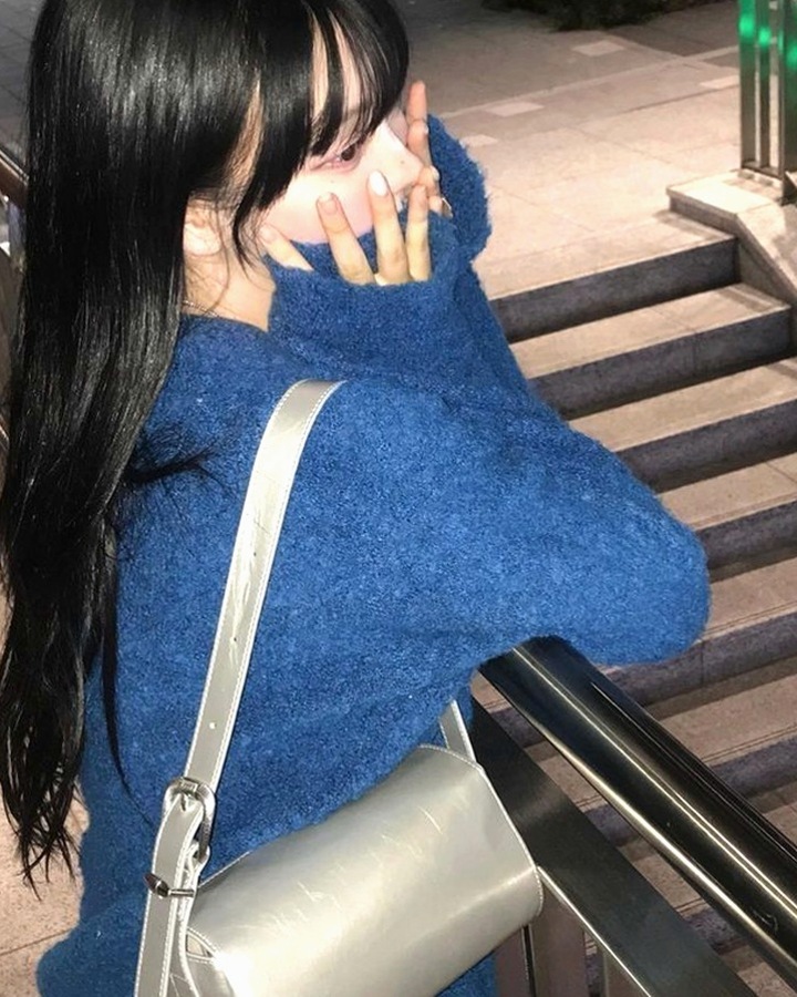 CharlotteHkco's tweet photo. ちょっとだけ闇のほうが似合う気がする🌙ふと思ったけど、なんでこんなに影が落ち着くんだろう？
#相互フォロー #貢ぎマゾ https://t.co/gXcxzj0XQ6