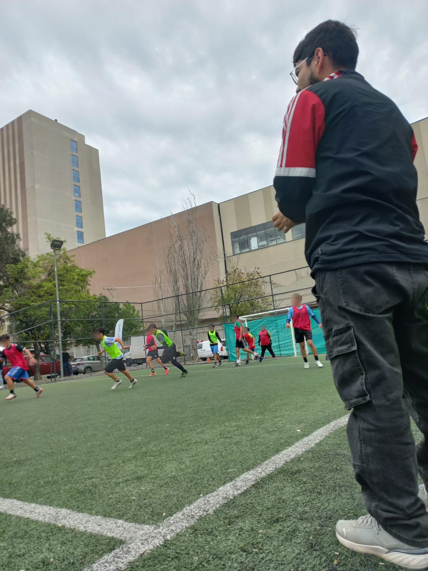 AcjCorporacion's tweet photo. ¡Campeones! 🏆⚽️
Los niños, niñas y adolescentes del PIE ACJ Rancagua Norte conquistaron el cuadrangular "Fútbol en tu Barrio". Una jornada de deporte, risas y comunidad que terminó con la copa en alto.
Lee la crónica completa aquí: 👇https://t.co/UZPFxzyq1w https://t.co/U6VoBTvl3k