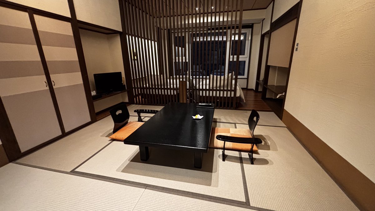 tuntui77's tweet photo. 今回泊まるお部屋はこれだ！！！
#ざつ旅 https://t.co/pPl96Yjdiv