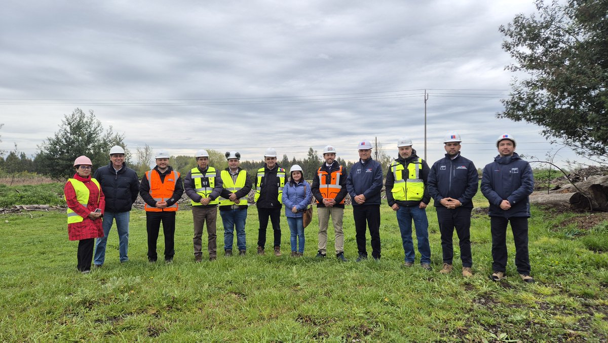 MTTNuble's tweet photo. 🚆 Ñuble proyecta su futuro logístico y de conectividad

📍 Visitamos terrenos de la empresa EFE, en sector Almarza de la comuna de Chillán Viejo, lugar donde se baraja alternativas que proyectan el desarrollo de un hub logístico ferroviario para nuestra región. https://t.co/UqaxhIbFMd